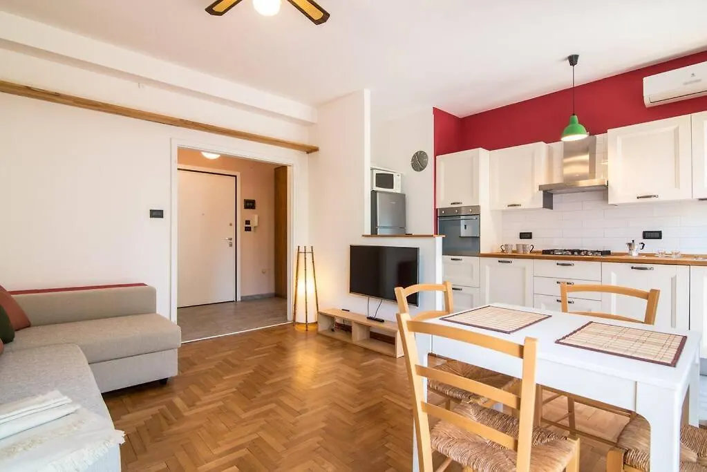 Enjoy Home - Bilocale Sulle Riviere A Due Passi Dalla Specola Πάδοβα 0*,  Ιταλία